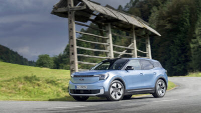 FORD_EXPLORER_ARCTIC_BLUE_56