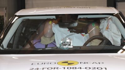 Ford_Innovatieve_Airbag_1